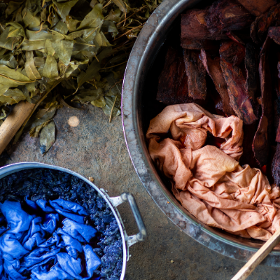 Intrigued About How Organic Cotton Is Dyed Using Herbs? It’s Called Herbal Dyeing - APANAKAH