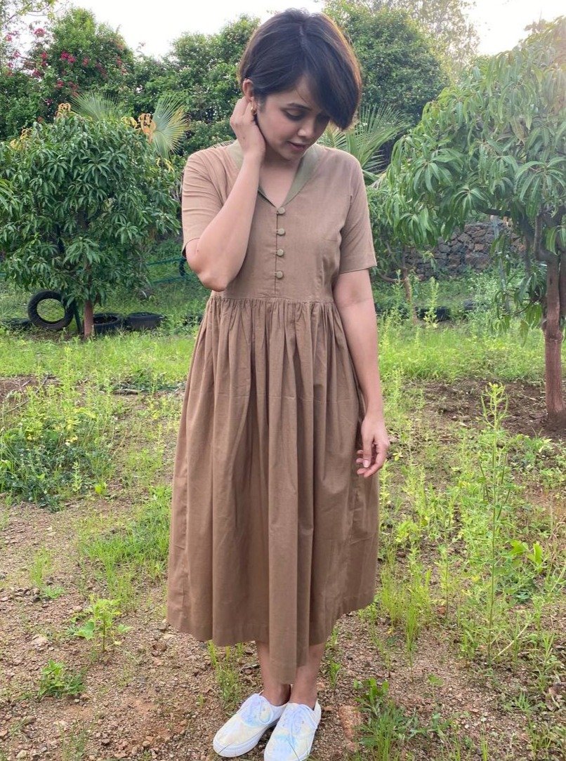 Buy Apanakah Woodflower Organic Cotton Midi Dress For Women Online –  APANAKAH
